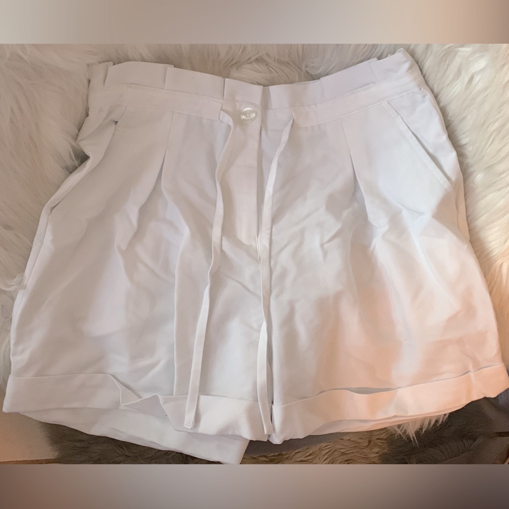 White Lauren James shorts size large